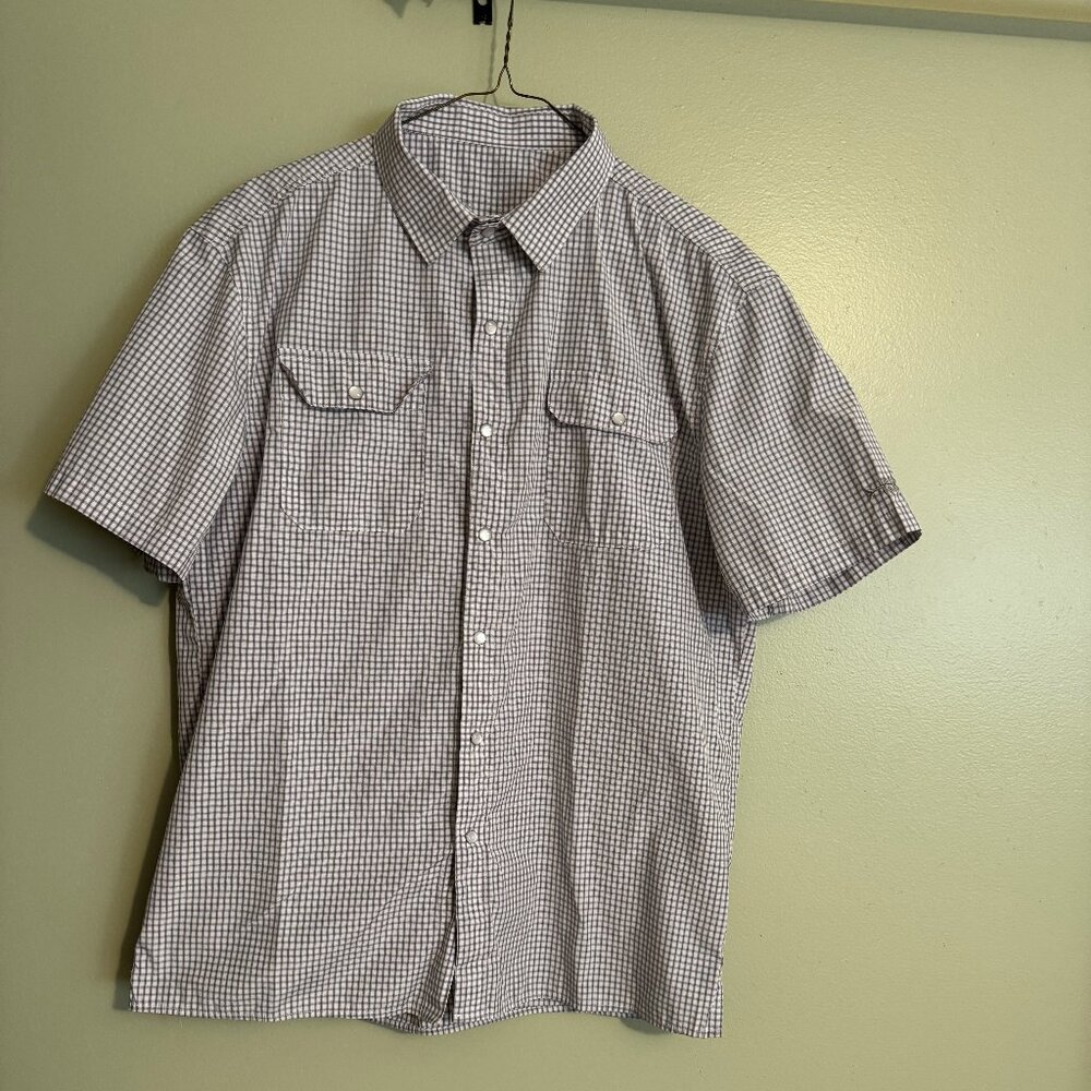 Men's Short Sleeve Shirt with Snaps, size Large
